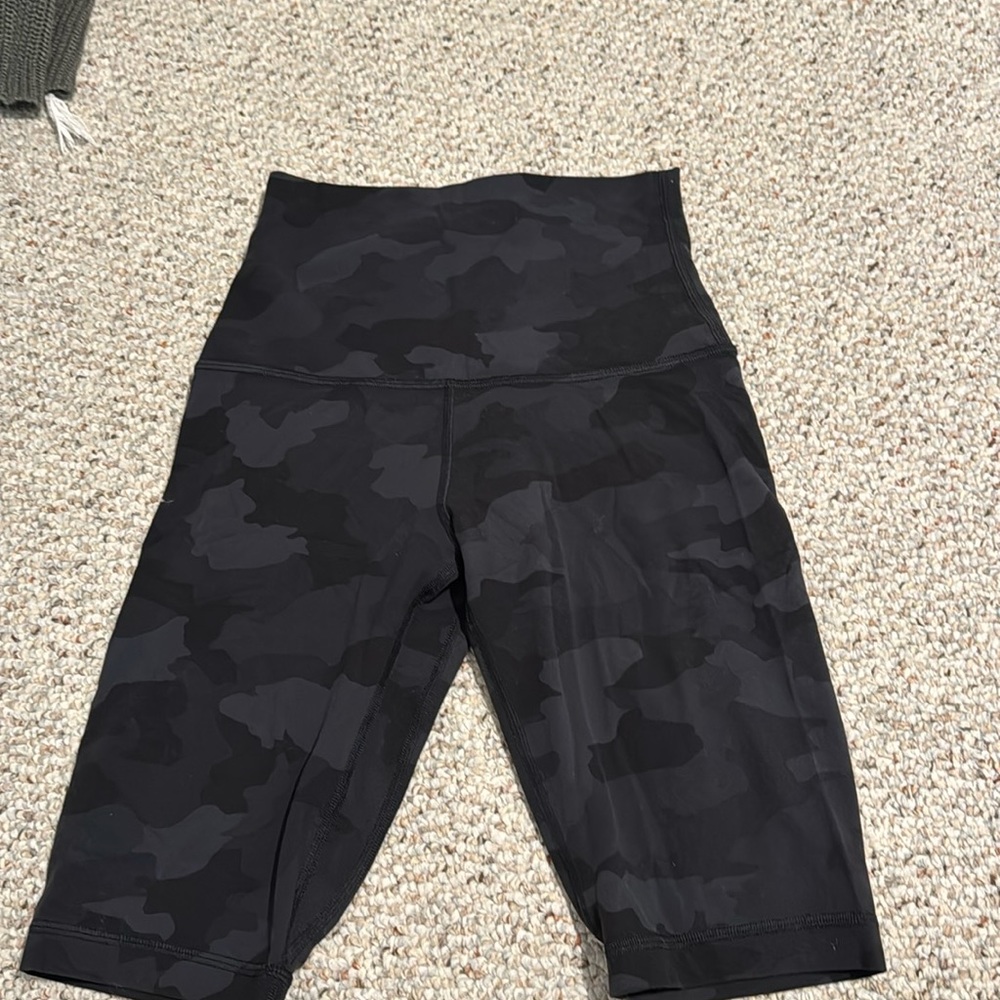 Lululemon Camo bike shorts size 4